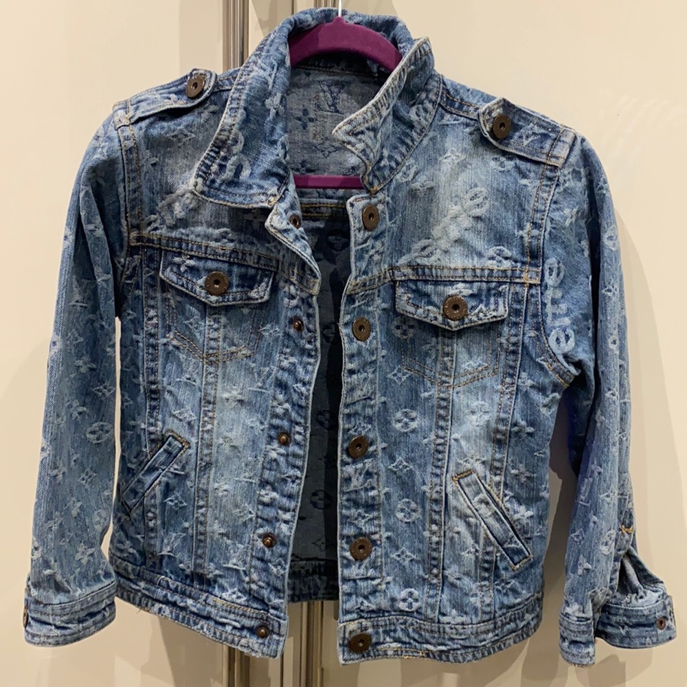 Kids unisex LV x SUPREME denim Jacket size 6-8yr 😎😎😎